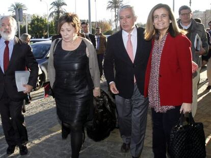 Miguel Arias Ca&ntilde;ete, Celia Villalobos, Javier Arenas, y F&aacute;tima B&aacute;&ntilde;ez en C&oacute;rdoba.