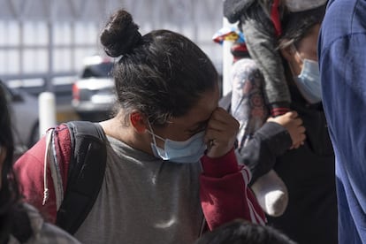 Las autoridades estadounidenses deportaron a familias de migrantes centroamericanos, principalmente de Guatemala y Honduras, capturados en días recientes por la patrulla fronteriza en la ciudad de McAllen, Texas.