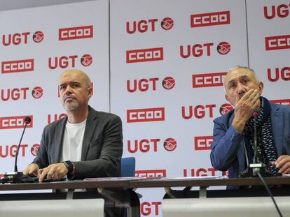 Los secretarios generales de CC OO y UGT, Unai Sordo y  Pepe Álvarez, en la rueda de prensa celebrada en Madrid.