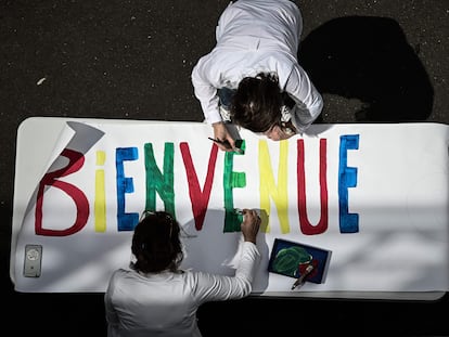 La escuela privada Institut Sainte Geneviève, en París, se prepara para recibir a profesores y alumnos la semana próxima.