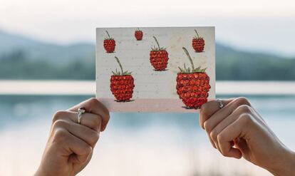 Tarjeta de Sheedo, producido con papel semilla.