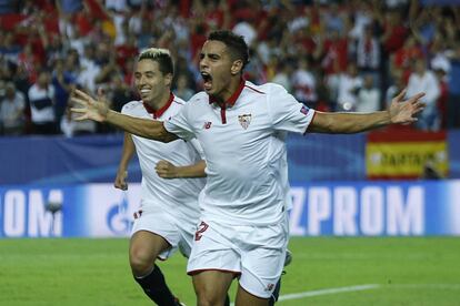 Ben Yedder celebra su gol junto a Nasri.