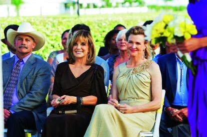 Sue Ellen junto a Ann, la nueva y tercera esposa de Bobby