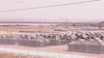 Tiendas de campaña para migrantes detenidos en la base naval estadounidense de Guantánamo, Cuba, en febrero de 2025.