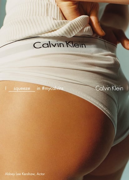 Trasero de la actriz Abbey Lee Kershaw, para la línea de primavera de Calvin Klein.
