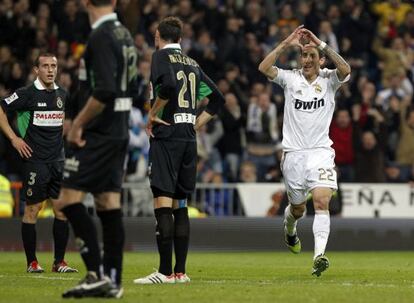 Di María celebra su gol.