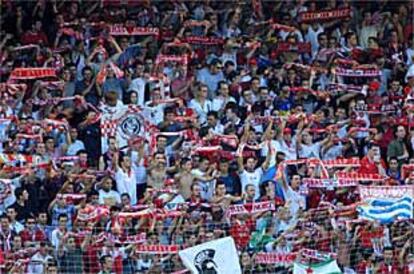 Aficionados del Sevilla en el Sánchez-Pizjuán.