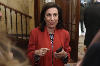 La portavoz parlamentaria del PSOE, Margarita Robles, en los pasillos del Congreso.
