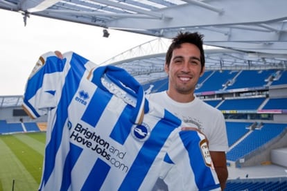 Vicente, con la camiseta del Brighton.