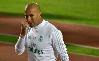 Zidane, en el campus universitario en el que se entrena el Real Madrid.