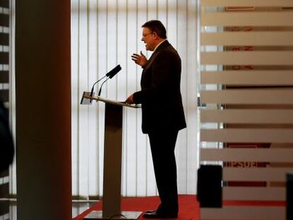El secretario general del PSPV-PSOE, Ximo Puig, en la sede de Blanquerías.