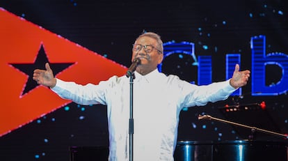 Armando Manzanero canta en La Habana, Cuba, en julio de 2018.