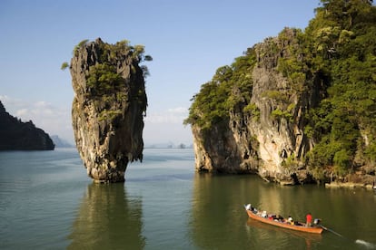 Islote de Koh Tapu en la bahía de Phan Nga, en el mar de Andamán (Tailandia).