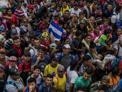 Miembros de la caravana migrante en su camino hacia EE UU.