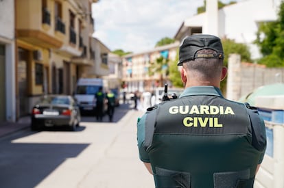 Un agente de la Guardia Civil en Andalucía, en una imagen de archivo.