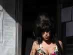 Amy Winehouse ha tenido que hacer una visita a una clínica londinense tras un accidente doméstico. Su portavoz ha explicado que la cantante sufrió pequeña heridas tras una caída. "Sólo fue un accidente doméstico y nada serio. Ella se ha dañado las costillas y tiene un corte sobre un ojo", ha añadido la misma fuente.