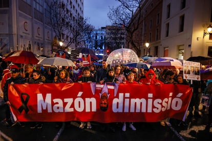 Pancarta que encabeza la marcha de Valencia de este sábado.