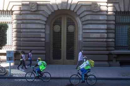 El Banco de México publicó el lunes los datos más recientes de remesas enviadas al país del exterior.