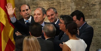 Francisco Camps, tras presentar su dimisión al frente de la Generalitat.