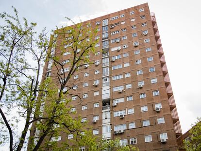 Edificio de viviendas en un barrio de Madrid,