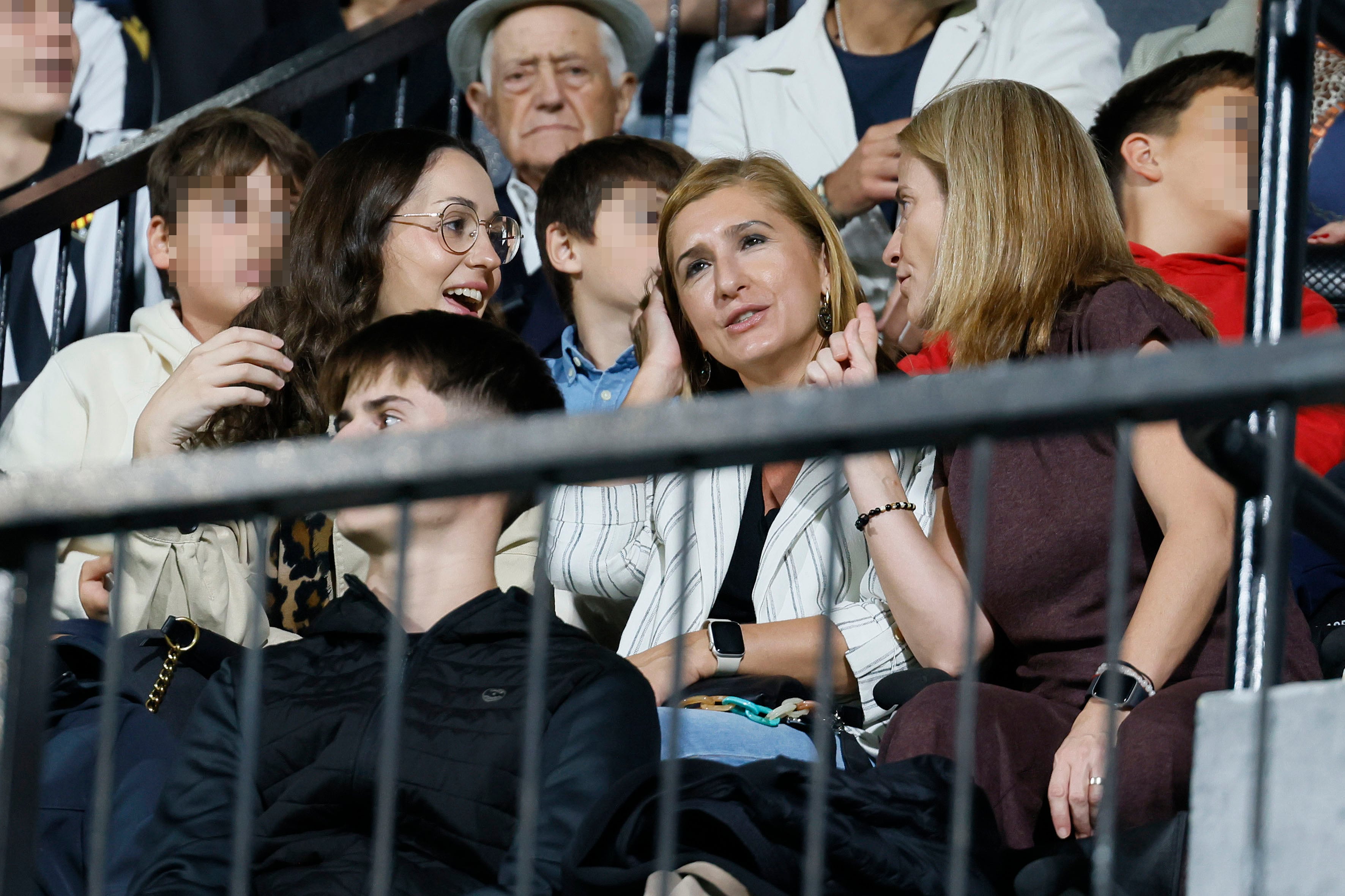 Валенсия погружается в траур из-за запоздалых действий властей