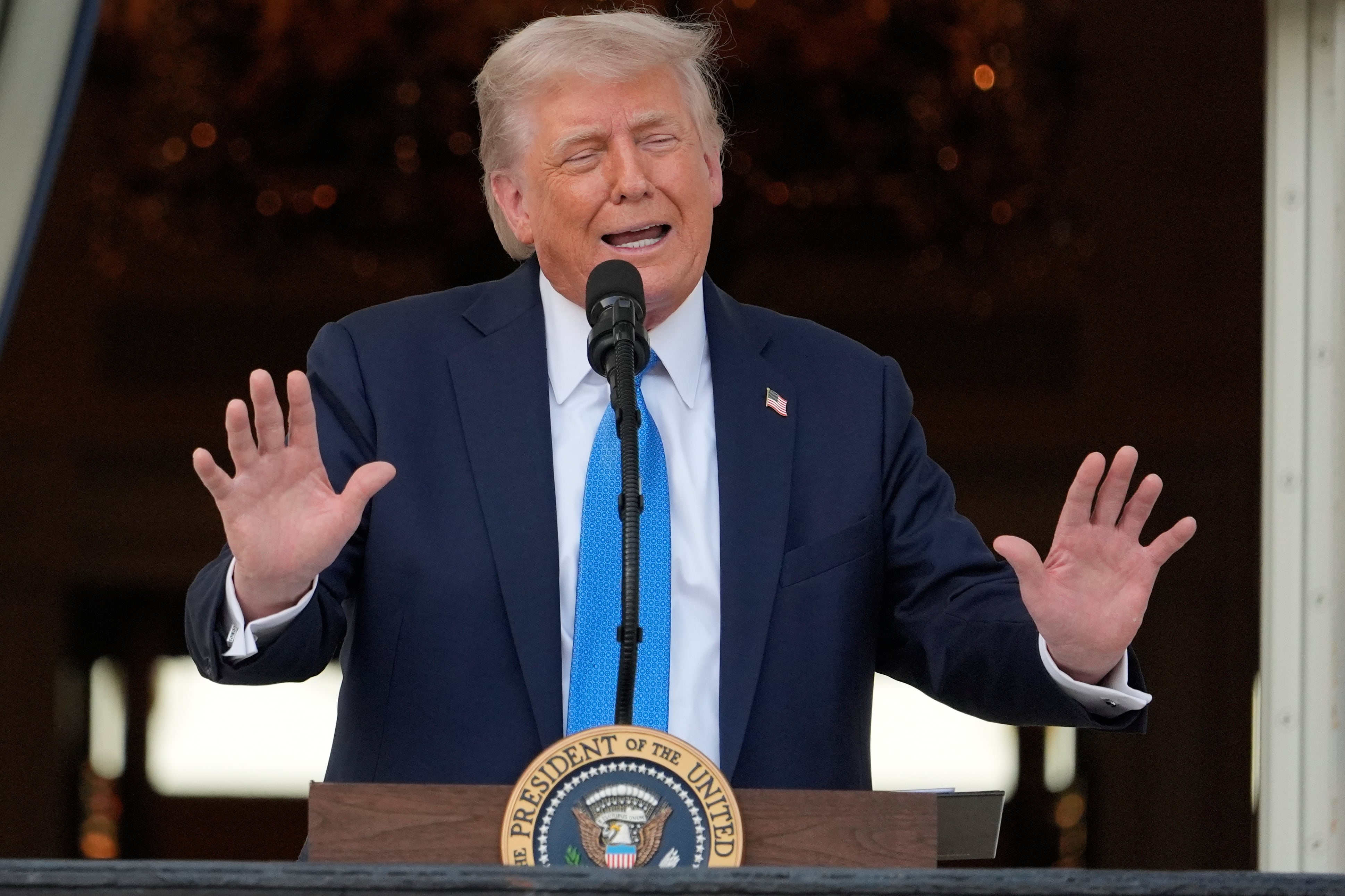 Trump prohíbe la entrada en Estados Unidos a ciudadanos de 12 países 
