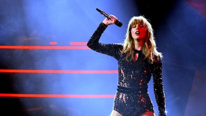 Taylor Swift at a 2018 concert in Los Angeles.