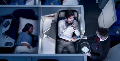 Interior de un modelo de avión de la compañía Delta Airlines.