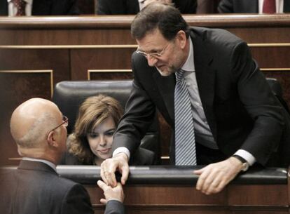 Rajoy conversa con Duran Lleida durante el pleno.