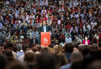 El presidente del Gobierno y secretario general del PSOE, Pedro Sánchez, en la clausura del 40.º Congreso Federal de su partido, en la Feria de Valencia, el 17 de octubre de 2021.