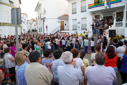 Concentración en Zafarraya (Granada) en protesta por el último crimen machista en esa localidad.