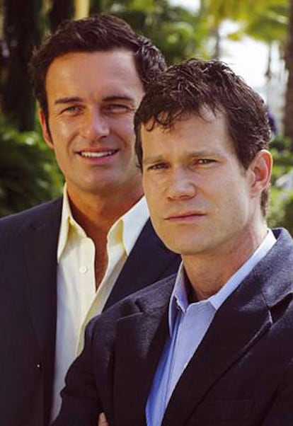 Julian McMahon, a la izquierda, y Dylan Walsh, protagonistas de <i>Nip / Tuck.</i>