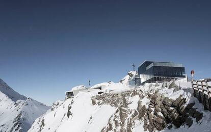 Vista exterior del museo Bond 007 Elements, en los Alpes austriacos.