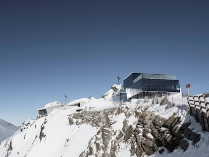 Vista exterior del museo Bond 007 Elements, en los Alpes austriacos.