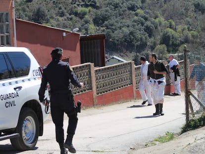 Registro el pasado martes de la Guardia Civil en el matadero de Toreno (Le&oacute;n). 