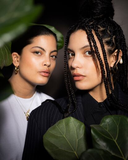 Naomi (izquierda) y Lisa- Kaindé Díaz, en París. Ibeyi, su nombre artístico, significa gemelas en yoruba.