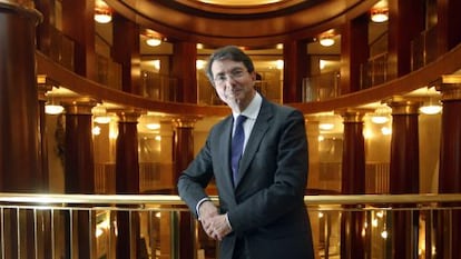 Gerard Mortier, fotografiado en el vestíbulo del Teatro Real en 2008.