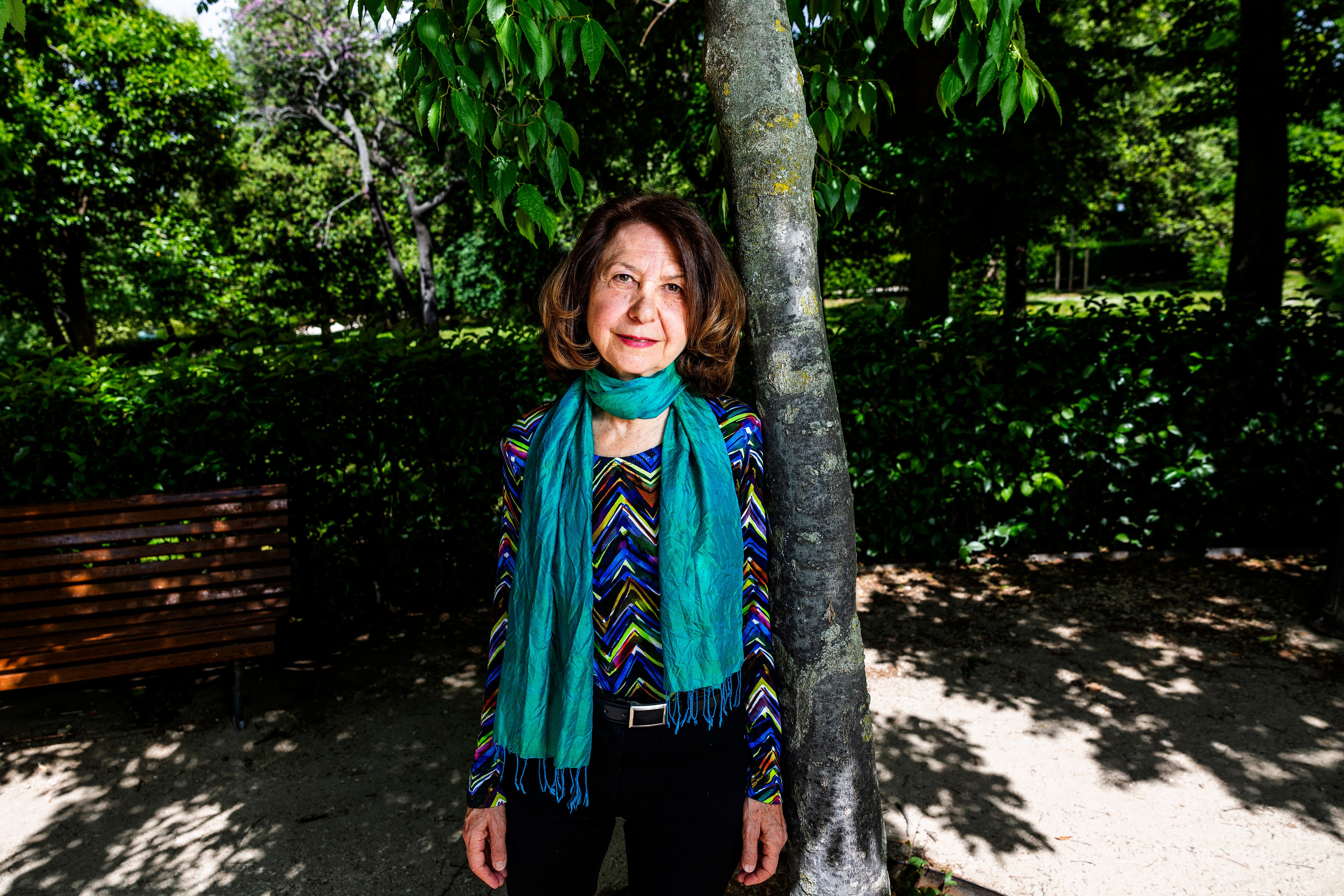 María Victoria Zunzunegui, este martes en el parque del Retiro de Madrid. 