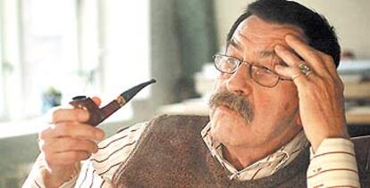 El escritor Günter Grass (1927), en la casa museo que lleva su nombre, la Günter Grass-Haus, en la ciudad alemana de Lübeck.