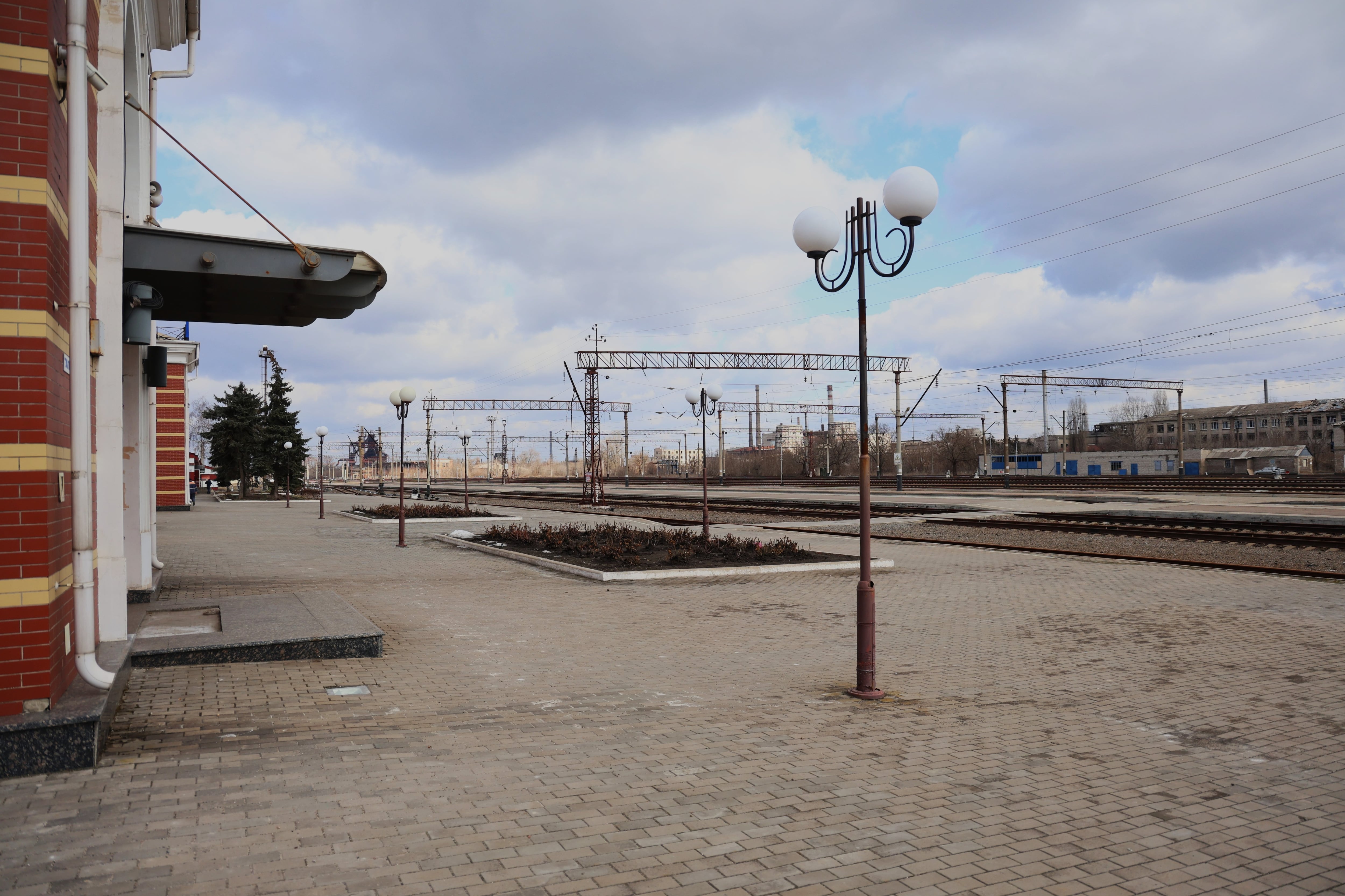 Estación de Kramatorsk el 5 de marzo desierta después de que se interrumpiera la llegada de trenes en noviembre por los ataques rusos.