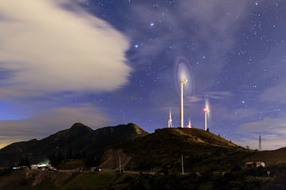 Parque eólico Villonaco, en el estado de Loja, en Ecuador, el más grande del país y situado en la cordillera de los Andes.