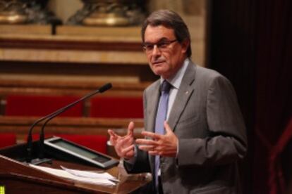 Artur Mas habla en el Parlamento de Cataluña el 28 de septiembre de 2011.