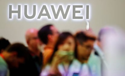 Logo da Huawei na feira de tecnologia de Berlim.