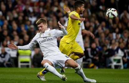 Kroos pugna ocn Giovani, el domingo en el Bernabéu.
