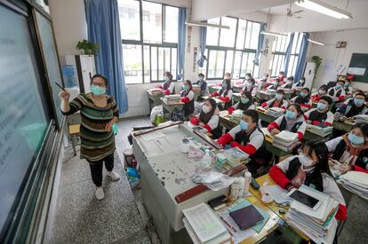 Alumnos en clase en un colegio de la provincia china de Sichuan.
09/04/2020 ONLY FOR USE IN SPAIN