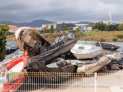 Despósito de embarcaiones repleta de narcolanchas requisadas en el puerto de Algeciras , Cádiz 