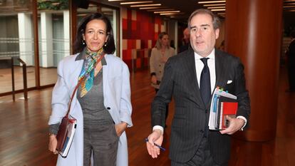 La presidenta del Banco Santander, Ana Botín, y su consejero delegado, Héctor Grisi, durante la presentación de resultados de la entidad, el 31 de enero en Boadilla del Monte (Madrid).