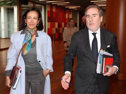 La presidenta del Banco Santander, Ana Botín, y su consejero delegado, Héctor Grisi, durante la presentación de resultados de la entidad, el 31 de enero en Boadilla del Monte (Madrid).