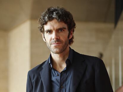 José Tomás posa en un acto en Barcelona.