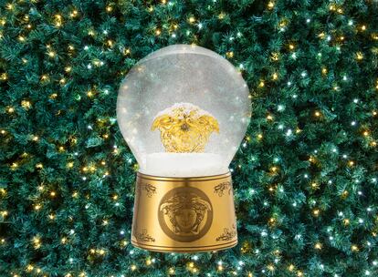 Bola de nieve de Versace. El espíritu rococó de la Navidad.